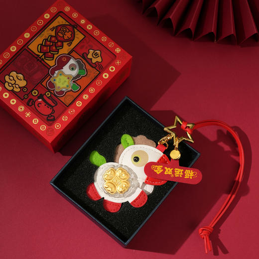 心选丨2026马上有福/马上有财礼品足金挂饰 本命年新年喜庆中国红车挂钥匙挂包挂 商品图10