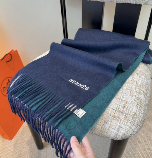 秋冬特惠💰320 2025年新款爱马仕男女同款围巾，难得一见的温柔配色 商品图5