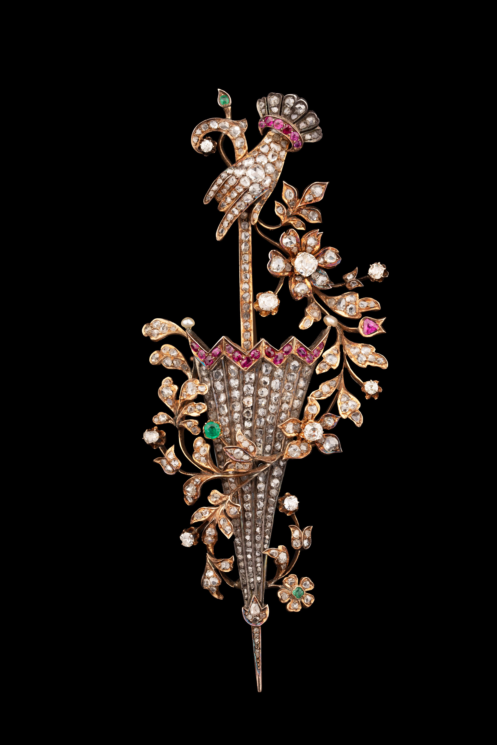 独角鹿西洋古董19世纪欧洲出品花叶雨伞造型黄金底纯银镶嵌钻石红宝石及祖母绿胸针