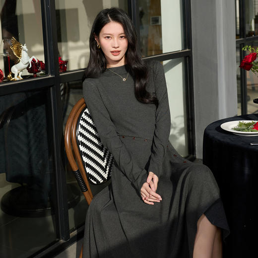 三彩2026春季新款不规则收腰连衣裙长袖A字裙长裙气质优雅S 商品图3