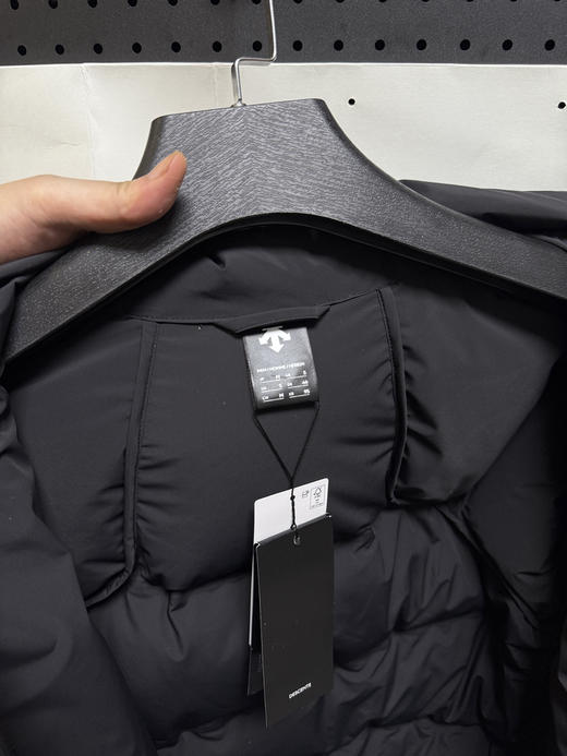原单正品 黑标 DST迪桑特TRAINING系列男士羽绒服 
尺码：S～4XL
原价3390 商品图3