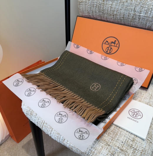 秋冬特惠💰300 Hermes · 爱马仕男女围巾，难得一见的温柔配色 商品图3