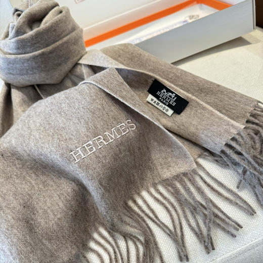 秋冬特惠💰330 上新！Hermes · 爱马仕男女围巾，大H难得一见的温柔配色 商品图4