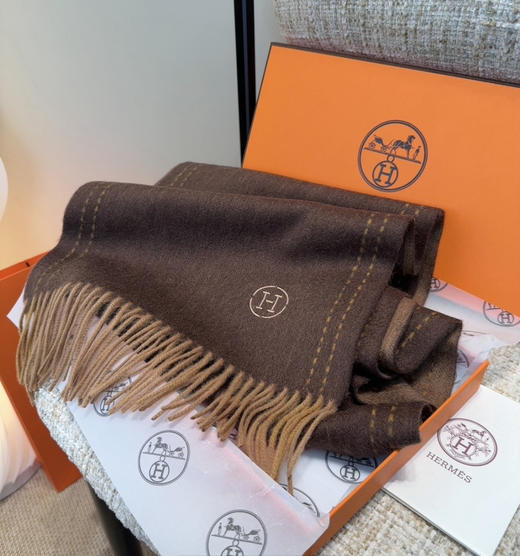 秋冬特惠💰300 Hermes · 爱马仕男女围巾，难得一见的温柔配色 商品图4