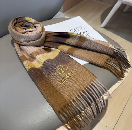 秋冬特惠💰300 上新！Hermes · 爱马仕男女围巾，大H难得一见的温柔配色 商品图8