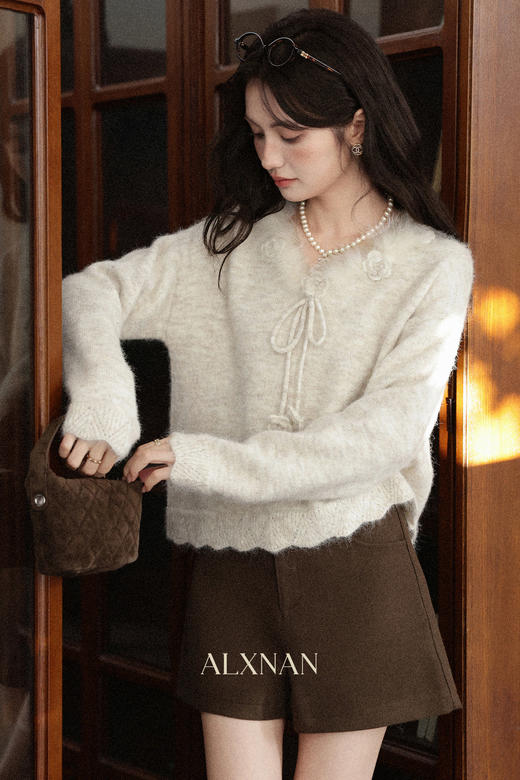 鹿向南「月光手书」高级慵懒羊毛毛衣女冬季高级燕麦色针织衫上衣 商品图5