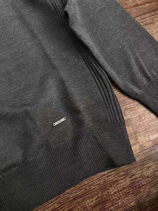 D122466下摆金属小标点缀修身弹力垂感毛衣针织衫 商品图9