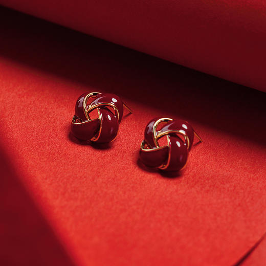 【“红”运相伴  耀启新年】三彩2026新款结形耳钉S925银针法式 商品图3