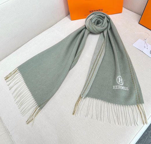 秋冬特惠💰300 HERMES🧣爱马仕围巾 巴黎时装展商务男士女士通用双面羊毛披肩 商品图5