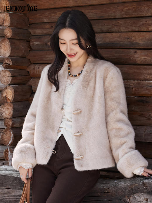【门店同款】ENJOY冬季“暖冬软糖”V领毛外套 168443075 商品图9