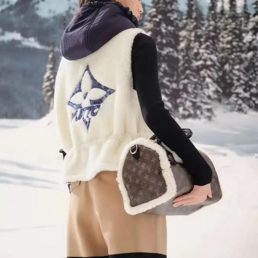 现货 THS-限时 驴家 女士羊羔绒混纺保暖时尚 暖呼呼马甲 BY626 商品图4