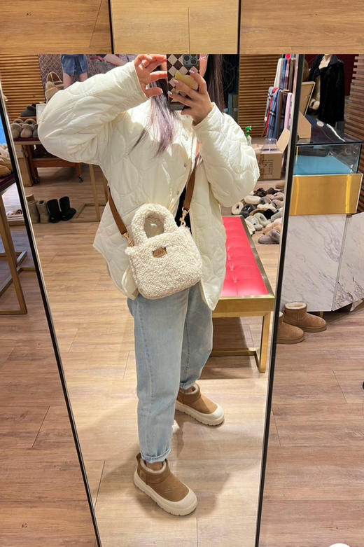 1224-4【澳洲单 纯圆正 】超厚超密 正单GGU 客供皮毛一体 保暖透气雪地靴 商品图3