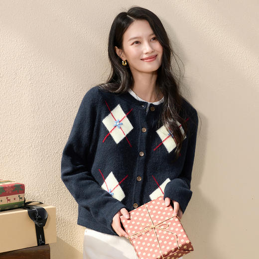 三彩2026春季新款花朵撞色菱格纹针织衫长袖圆领开衫外套上衣S 商品图2