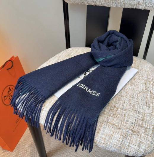 秋冬特惠💰320 2025年新款爱马仕男女同款围巾，难得一见的温柔配色 商品图8