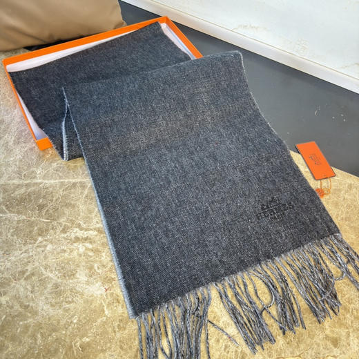 秋冬特惠💰330 爱马仕羊毛双面围巾，大H难得一见的温柔配色 商品图4