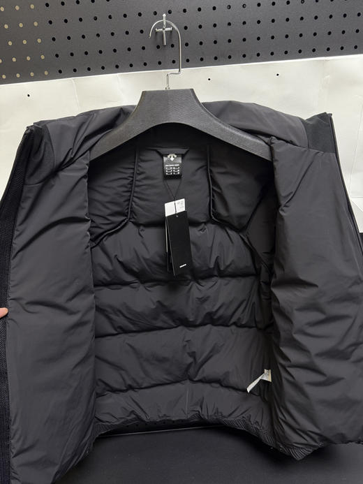 原单正品 黑标 DST迪桑特TRAINING系列男士羽绒服 
尺码：S～4XL
原价3390 商品图2