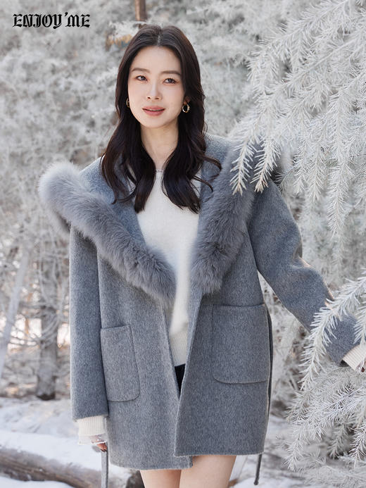 【门店同款】ENJOY冬季“暖冬软糖”海军领狐狸毛大衣 168143873 商品图4