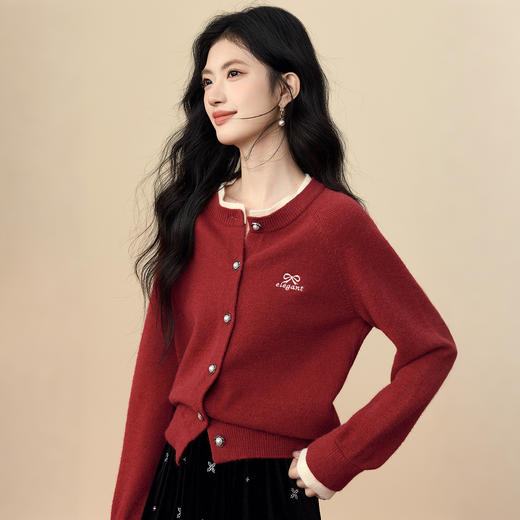 【12/24新品6.5折】熙世界学院风蝴蝶结刺绣针织衫女秋冬长袖短外套红色圣诞开衫毛衣 商品图3