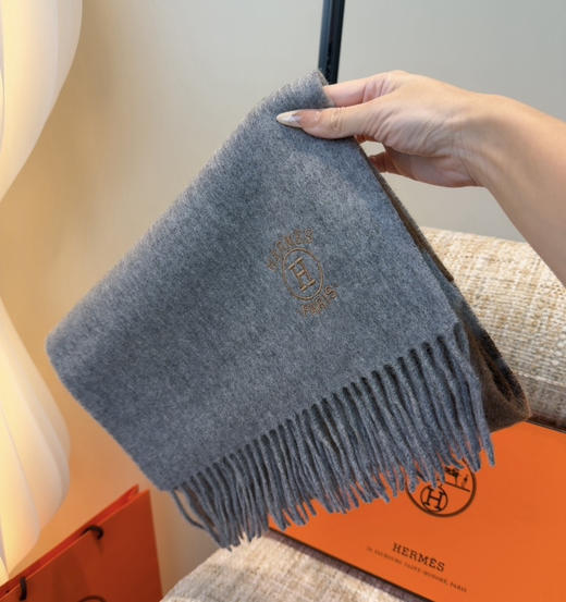 秋冬特惠💰340 Hermes · 爱马仕男女围巾 难得一见的温柔配色 商品图2