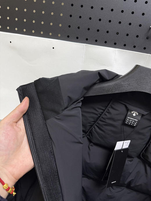 原单正品 黑标 DST迪桑特TRAINING系列男士羽绒服 
尺码：S～4XL
原价3390 商品图7