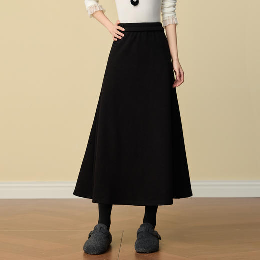 【12/24新品6.5折】熙世界黑色磨绒针织半身裙女2025年冬季新款不规则包臀鱼尾a字裙 商品图3