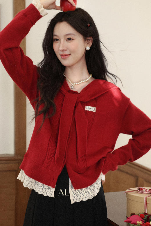 鹿向南「节日限定」新年红色毛衣女秋冬蕾丝拼接连帽开衫针织上衣 商品图5