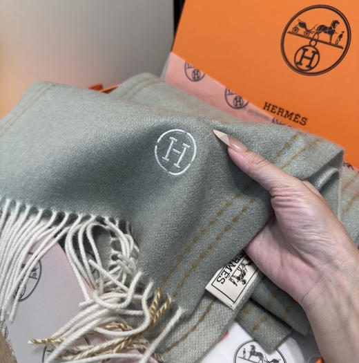 秋冬特惠💰300 Hermes · 爱马仕男女围巾，难得一见的温柔配色 商品图5
