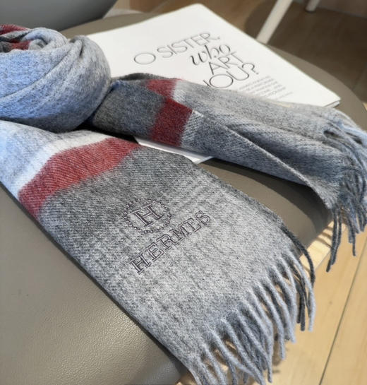 秋冬特惠💰300 上新！Hermes · 爱马仕男女围巾，大H难得一见的温柔配色 商品图7
