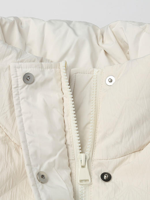 轻熟氛围感冬季保暖 奶杏色肌理绗缝立领羽绒服 宽松版型休闲短款外套 商品图2