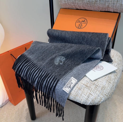 秋冬特惠💰320 Hermes · 爱马仕男女围巾，难得一见的温柔配色 商品图6