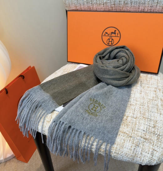 秋冬特惠💰340 Hermes · 爱马仕男女围巾 难得一见的温柔配色 商品图7