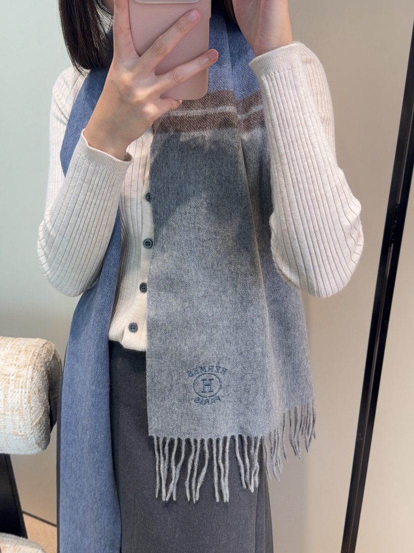 秋冬特惠💰340 Hermes · 爱马仕男女围巾 难得一见的温柔配色