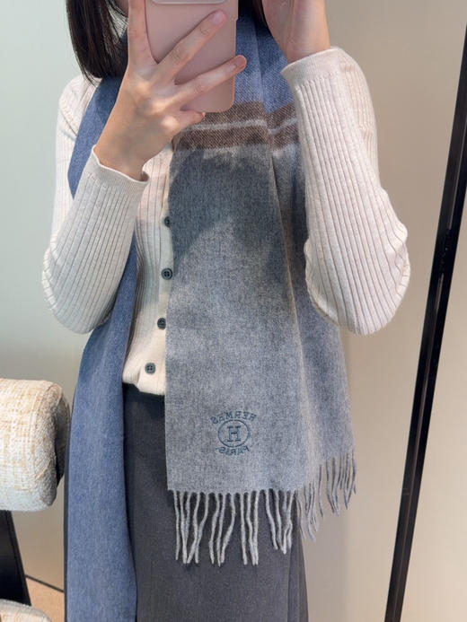 秋冬特惠💰340 Hermes · 爱马仕男女围巾 难得一见的温柔配色 商品图0