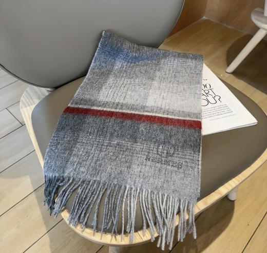 秋冬特惠💰300 上新！Hermes · 爱马仕男女围巾，大H难得一见的温柔配色 商品图5