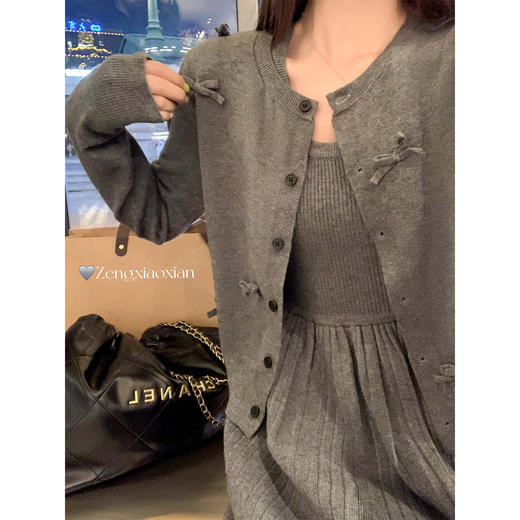 <曾小咸推荐>现货秒杀 ！微信超特价！韩系开衫+背心连衣裙套装 日常259.99 立减120 秒杀139.99！！ 商品图4