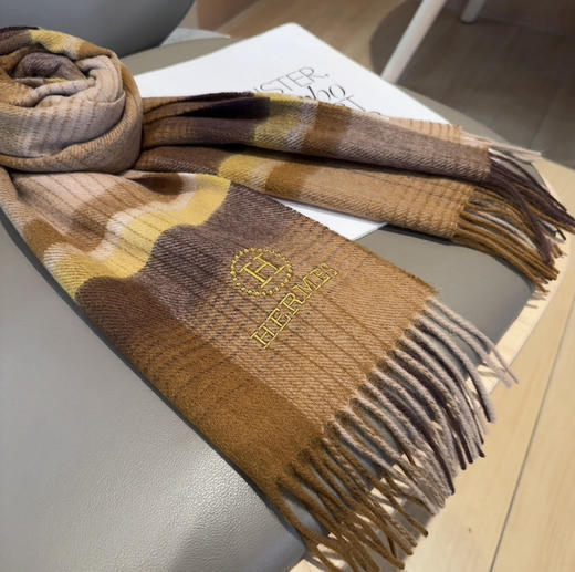 秋冬特惠💰300 上新！Hermes · 爱马仕男女围巾，大H难得一见的温柔配色 商品图7