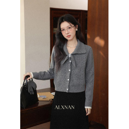 鹿向南「奔赴冬约」秋冬miu系减龄北极绒毛衣百搭灰色显瘦上衣女 商品图0