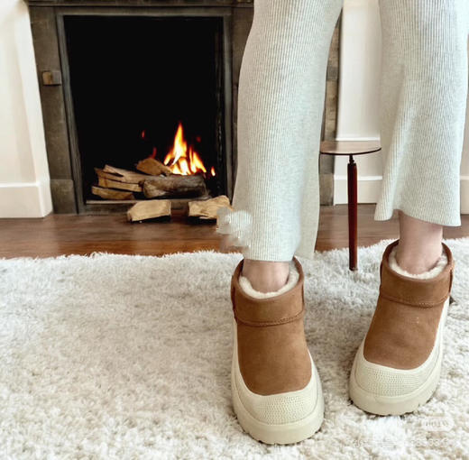 1224-4【澳洲单 纯圆正 】超厚超密 正单GGU 客供皮毛一体 保暖透气雪地靴 商品图5