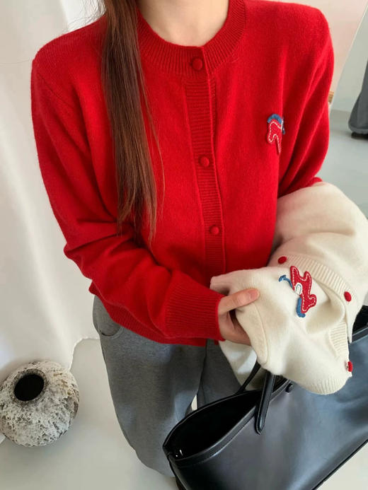 “马上有钱”刺绣小马趣味复古针织羊毛混纺开衫毛衣 商品图1