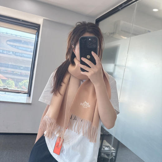 秋冬特惠💰330 爱马仕羊毛双面围巾，大H难得一见的温柔配色 商品图0