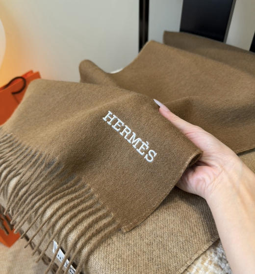 秋冬特惠💰320 2025年新款爱马仕男女同款围巾，难得一见的温柔配色 商品图6