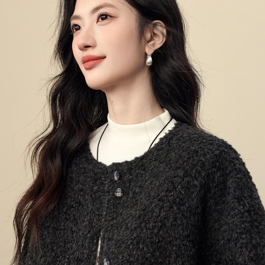 【12/24新品6.5折】熙世界小香风深灰色羊圈呢外套女冬季高级感格子拼接短款毛呢大衣 商品图3