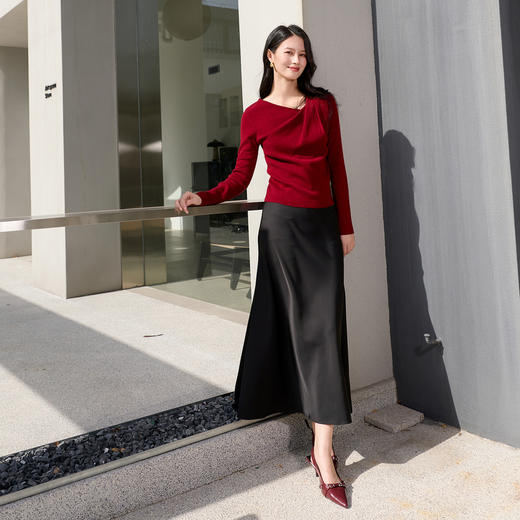 三彩2026春季新款设计感不规则荡领针织衫新年毛衫套头修身长袖S 商品图3