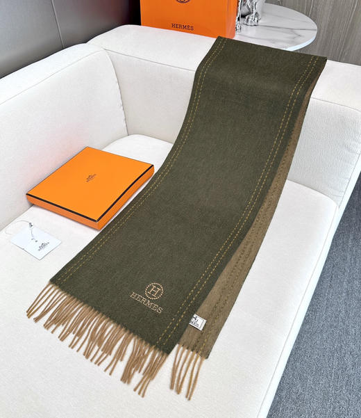 秋冬特惠💰300 HERMES🧣爱马仕围巾 巴黎时装展商务男士女士通用双面羊毛披肩 商品图6
