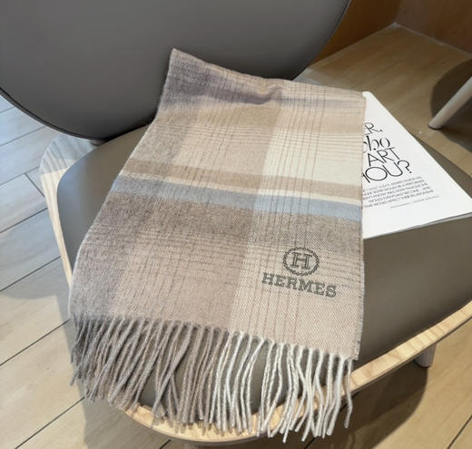 秋冬特惠💰300 上新！Hermes · 爱马仕男女围巾，大H难得一见的温柔配色 商品图5