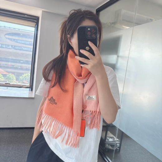 秋冬特惠💰330 爱马仕羊毛双面围巾，大H难得一见的温柔配色 商品图0