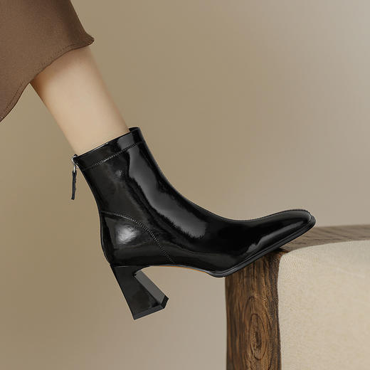 【预售5天】杏色粗跟短靴女秋冬季加绒漆皮靴子骑士靴真皮高跟切尔西靴HBP&1773A 商品图1