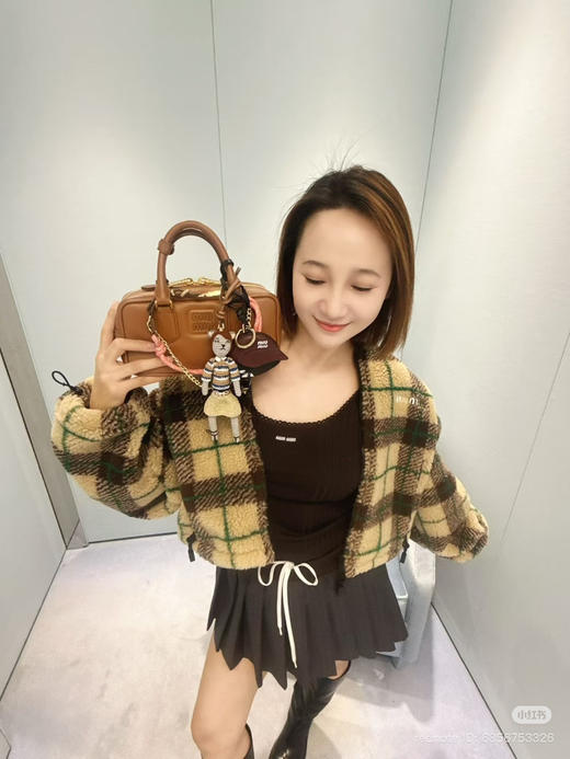 1224-6 排他性独家圆正 miu羊毛摇粒绒 箱式短款廓形外套 轻盈保暖 小泰迪大衣 商品图7