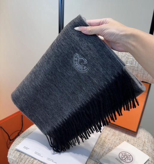 秋冬特惠💰320 Hermes · 爱马仕男女围巾，难得一见的温柔配色 商品图5