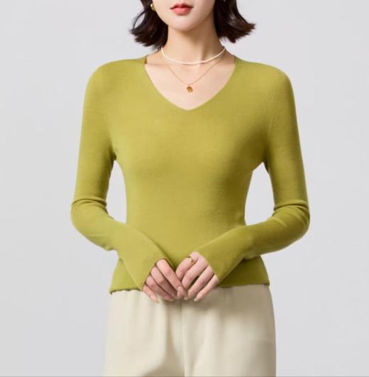 天鹅颈V领精纺羊毛打底衫 商品图6